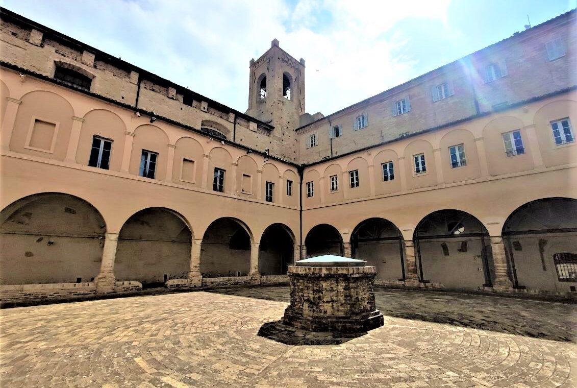 La Torre del Passero Solitario