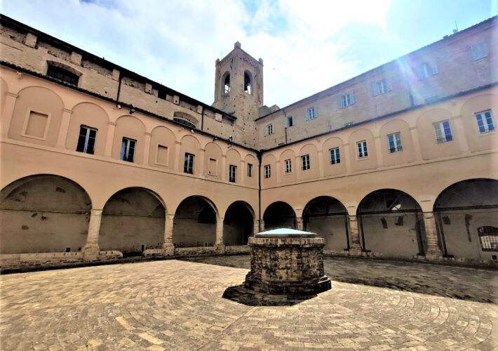 La Torre del Passero Solitario