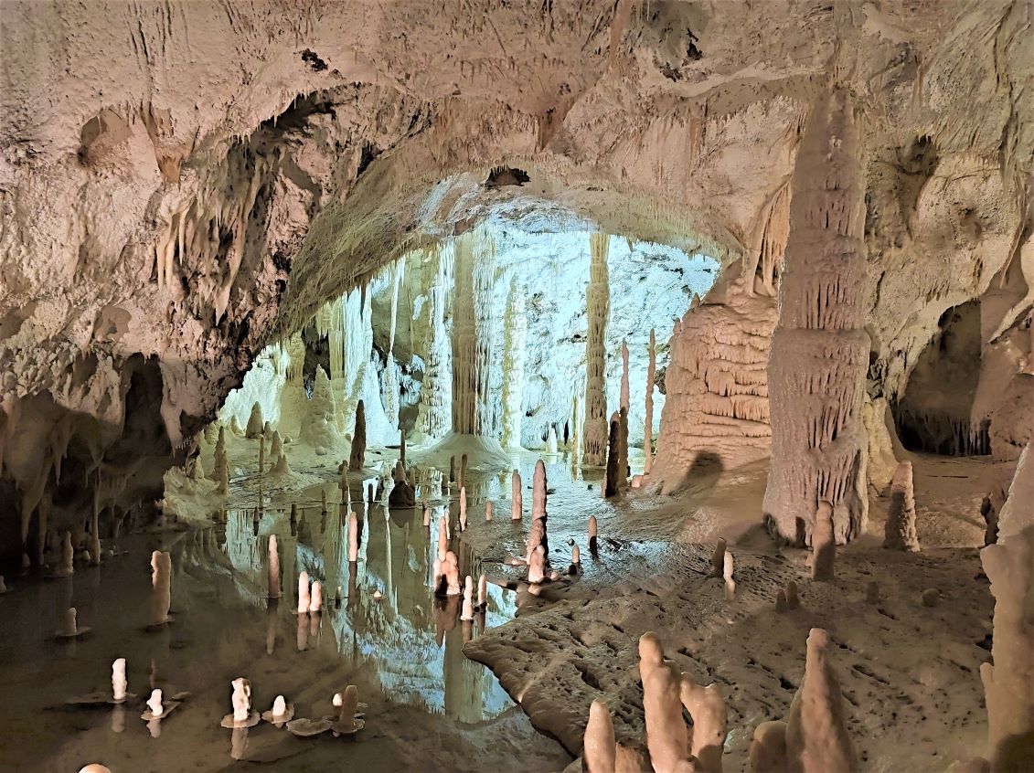 意大利最人氣鐘乳石洞Grotte di Frasassi | 細賞大自然鬼斧神工- Ciao